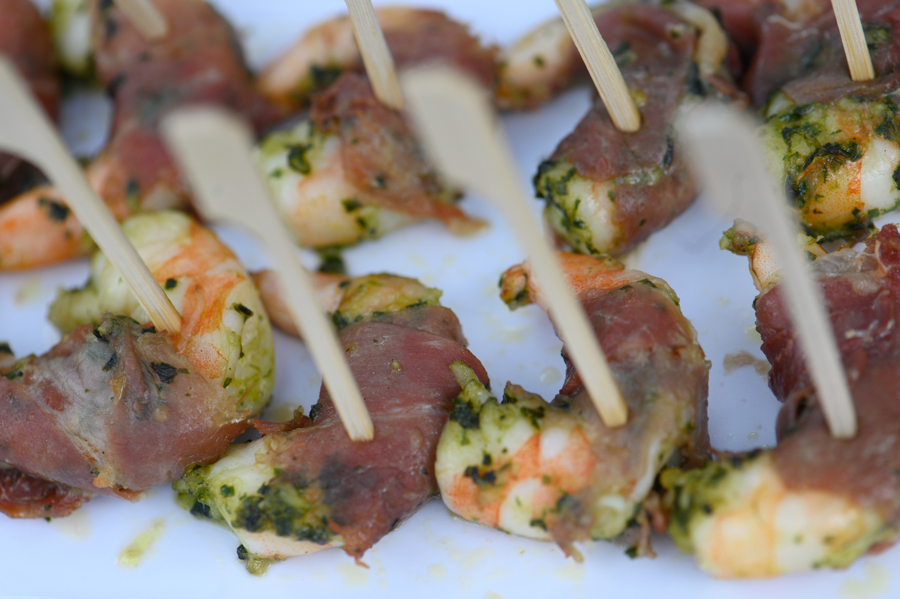 Pesto shrimp wrapped in prosciutto